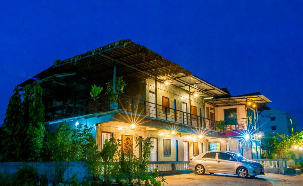 Baantung Homestay Mukdahan Exterior photo